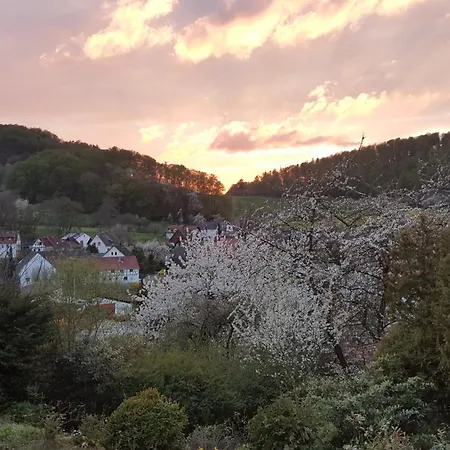 Idyllische Mitten In Der „ Haus Magnolia „